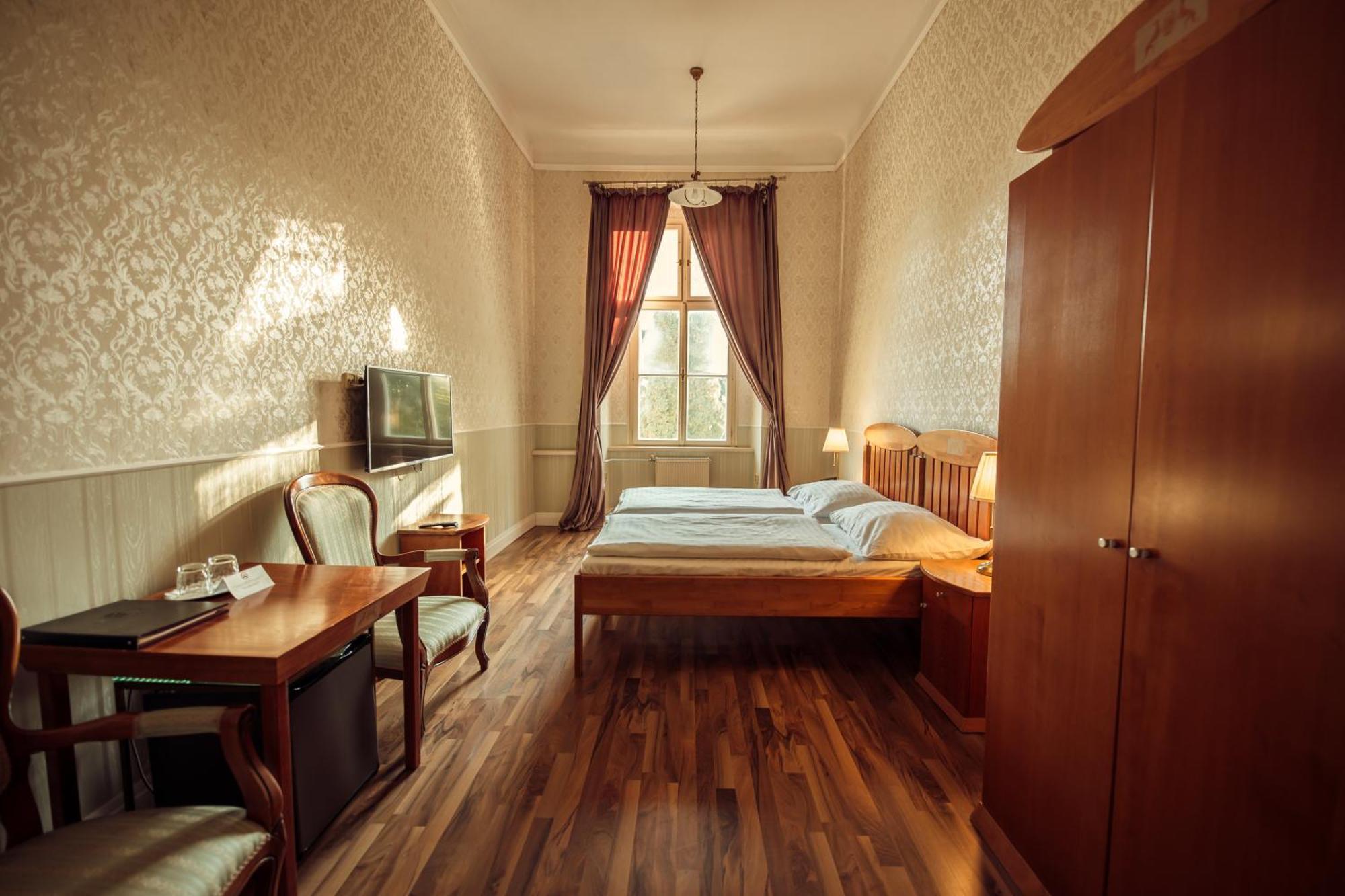 Hotel Kastiel Mojmírovce Εξωτερικό φωτογραφία