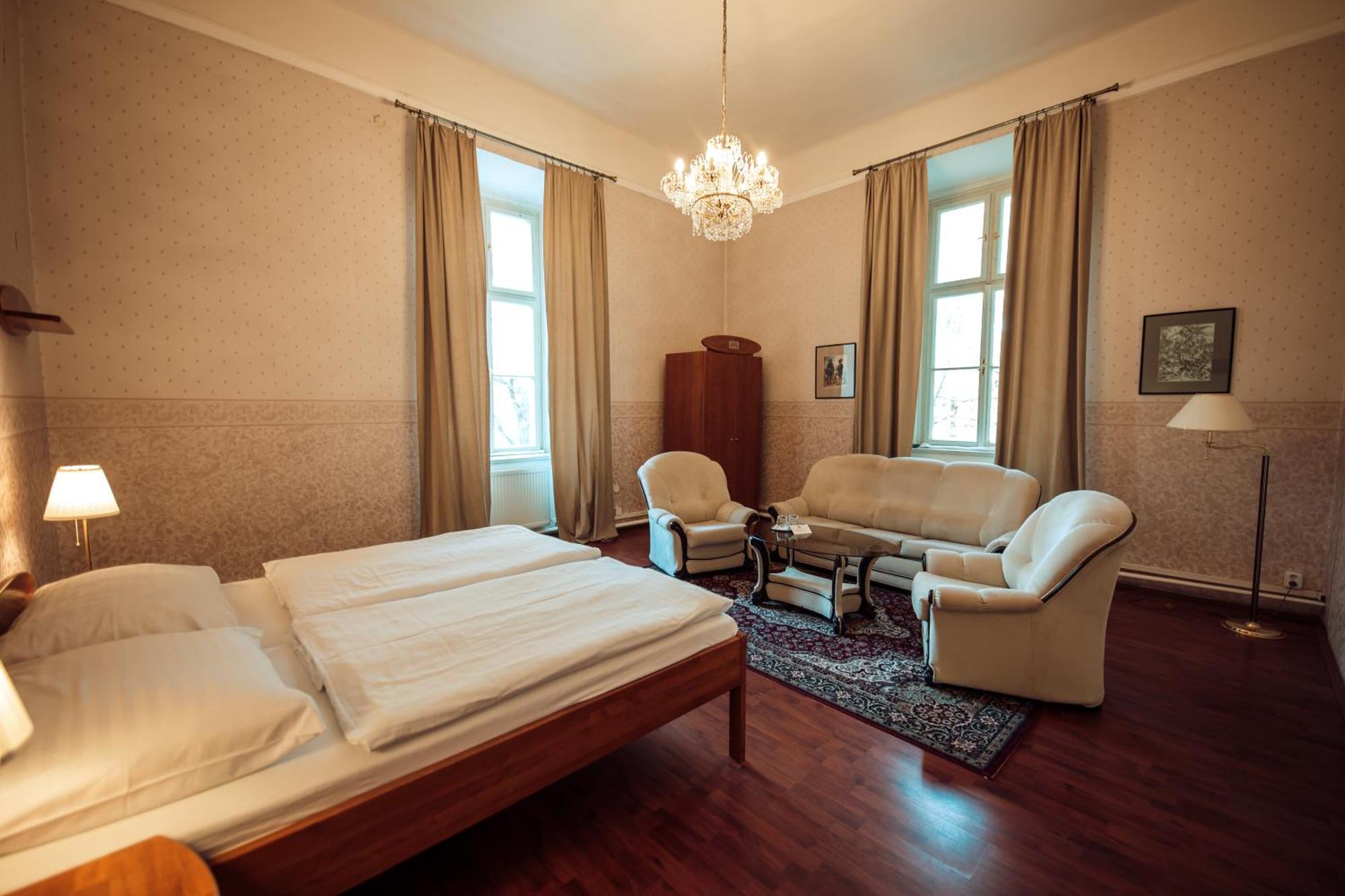 Hotel Kastiel Mojmírovce Εξωτερικό φωτογραφία