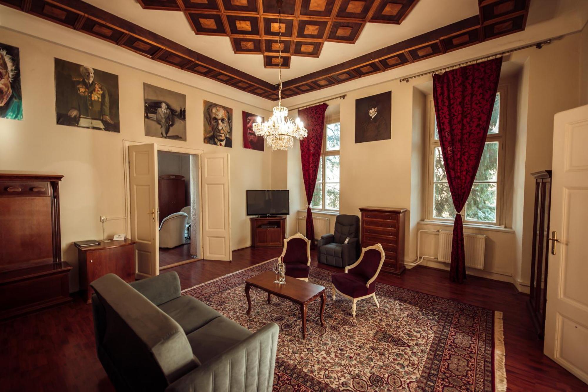 Hotel Kastiel Mojmírovce Εξωτερικό φωτογραφία