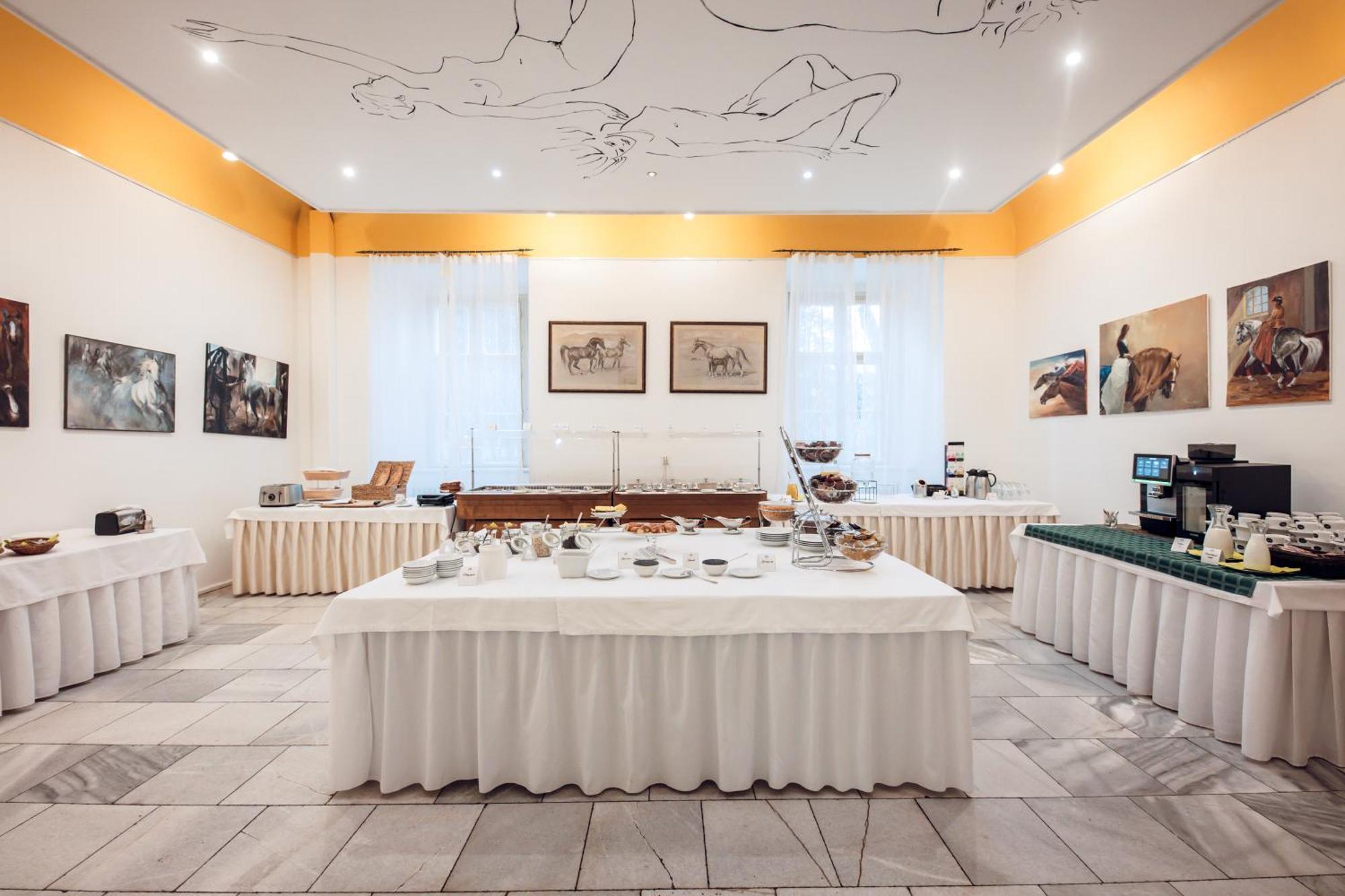 Hotel Kastiel Mojmírovce Εξωτερικό φωτογραφία
