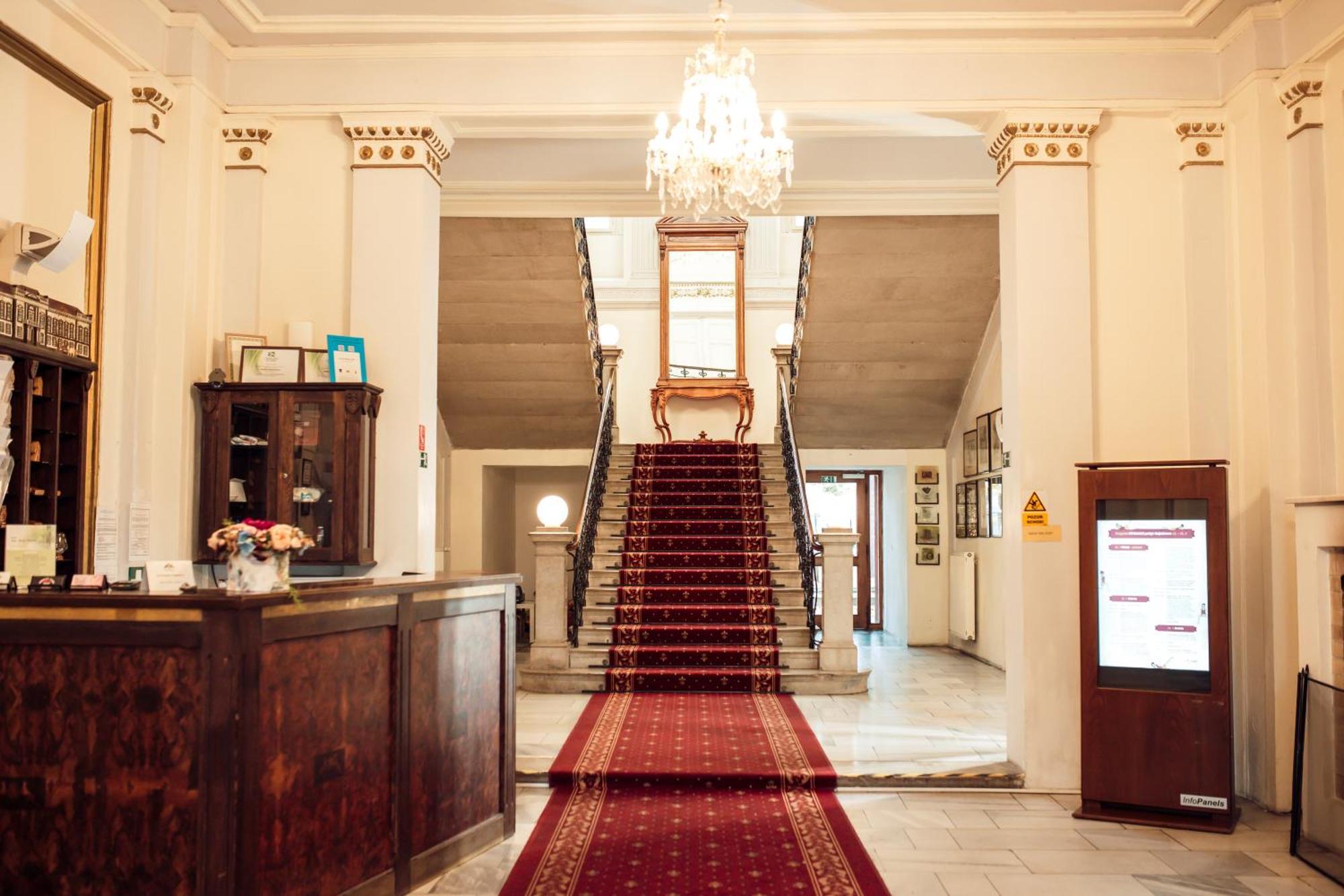 Hotel Kastiel Mojmírovce Εξωτερικό φωτογραφία